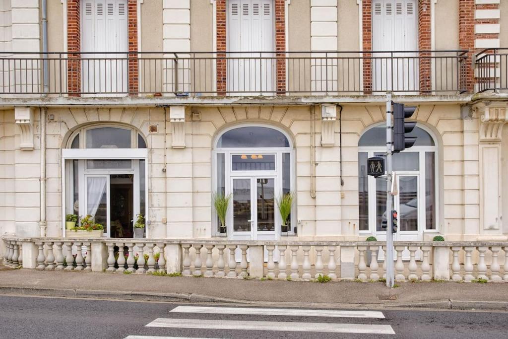 Welc'Home In Houlgate - Vue Et Acces Direct Sur Mer Luaran gambar