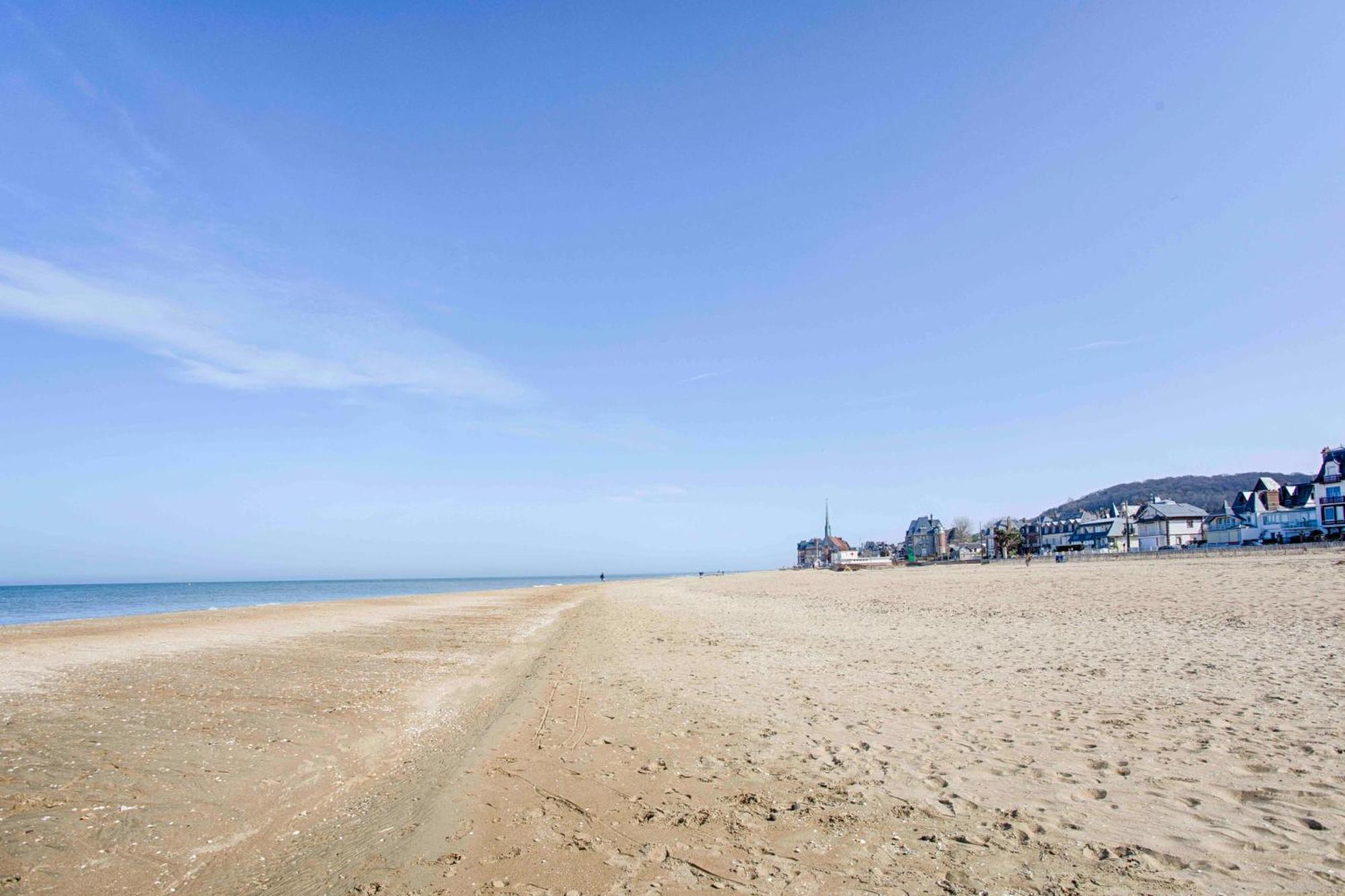 Welc'Home In Houlgate - Vue Et Acces Direct Sur Mer Luaran gambar